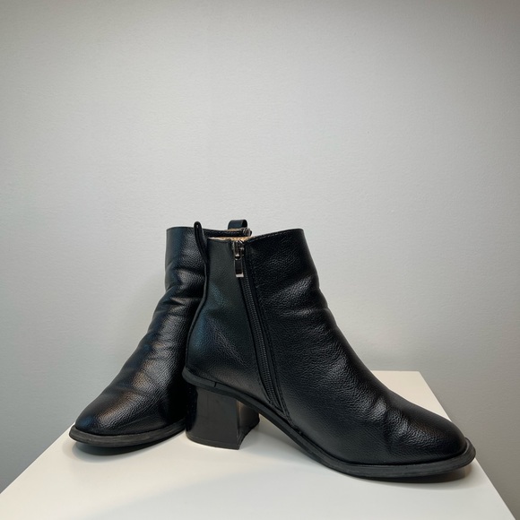 BLACK BOOTS - Picture 6 of 6